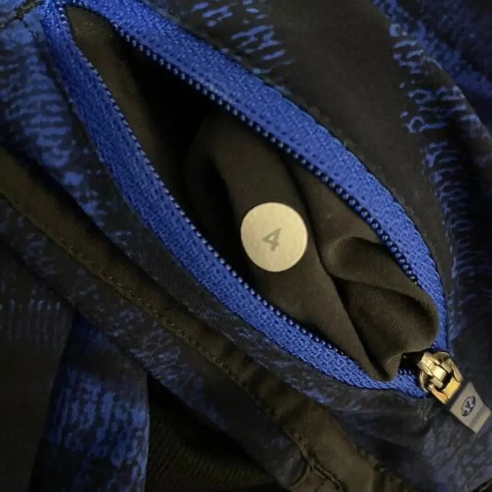 Lululemon Tracker Short III Womens 4 Four‎ Way Stretch Running Pockets Lined